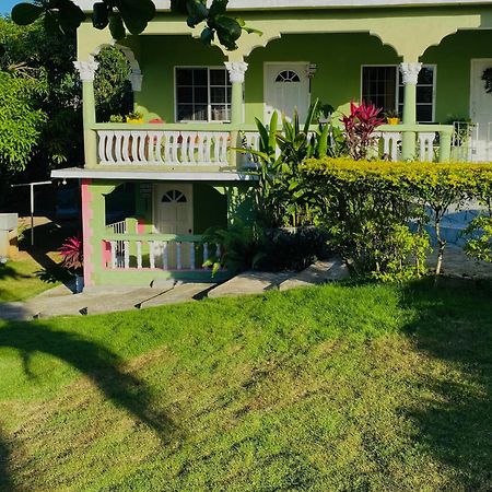 Cindy'S Garden Stay Ocho Ríos Extérieur photo