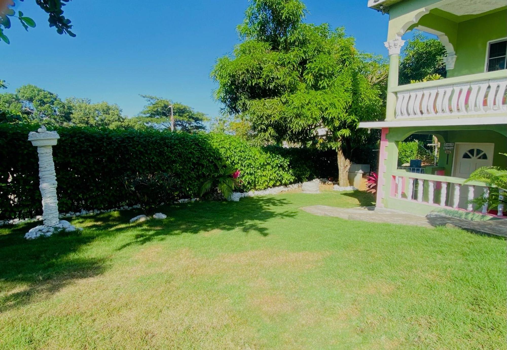 Cindy'S Garden Stay Ocho Ríos Extérieur photo